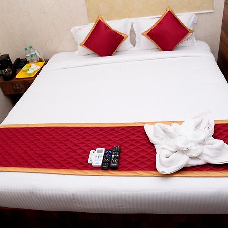 Sri Vishnu Residency Hotel Sriperumbudur ภายนอก รูปภาพ